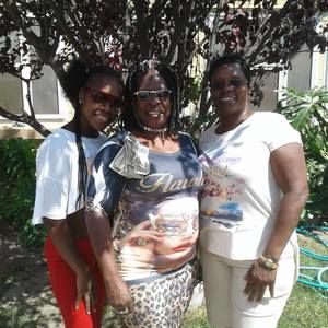 Meet your Posher, Elizabeth